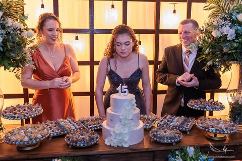 Recanto Bueno; Celina Munhoz; Novo Hamburgo; Nova Petropolis; Ensaio Teen; Ensaio 15th; 15 anos; Fotografo de 15 Anos; Debutante; Adriana Krieger; Manu Garcia; Porto Alegre; Fleck Eventos; Mig Eventos; For Kids; Ivoti;'