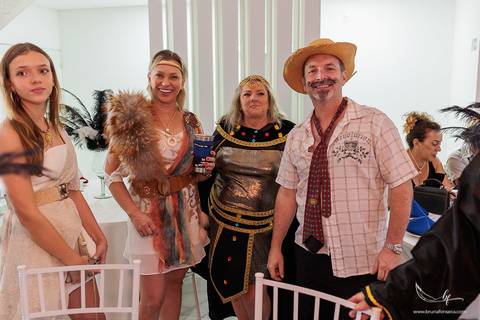 Fotografo São Leopoldo; Haka; Ensaio Feminino; Novo Hamburgo; Adriana Krieger; Manu Garcia; Celina Munhoz; Espaço 136; Esquinna da Bossta; Fotografo Lajeado; Fotografo Porto Alegre; Carnaval; Festa Fantasia; Porto Alegre;'