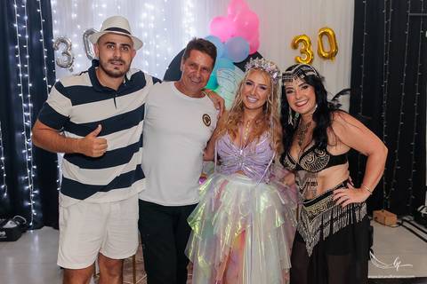 Fotografo São Leopoldo; Haka; Ensaio Feminino; Novo Hamburgo; Adriana Krieger; Manu Garcia; Celina Munhoz; Espaço 136; Esquinna da Bossta; Fotografo Lajeado; Fotografo Porto Alegre; Carnaval; Festa Fantasia; Porto Alegre;'