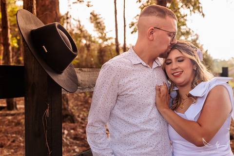 Maquiagem; Making of; Noiva; Noivo; Pré Wedding; Celina Munhoz; Adriana Kruger; Manu Garcia;  São Francisco de Paula; Fotografia de Casal; Fotografia de Casamento; Pré Wedding; São Leopoldo; Porto Alegre; Casamento Cívil; Fotografia Casamento Cívil;'