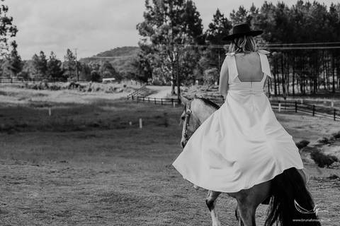 Maquiagem; Making of; Noiva; Noivo; Pré Wedding; Celina Munhoz; Adriana Kruger; Manu Garcia;  São Francisco de Paula; Fotografia de Casal; Fotografia de Casamento; Pré Wedding; São Leopoldo; Porto Alegre; Casamento Cívil; Fotografia Casamento Cívil;'