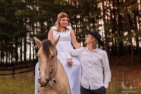 Maquiagem; Making of; Noiva; Noivo; Pré Wedding; Celina Munhoz; Adriana Kruger; Manu Garcia;  São Francisco de Paula; Fotografia de Casal; Fotografia de Casamento; Pré Wedding; São Leopoldo; Porto Alegre; Casamento Cívil; Fotografia Casamento Cívil;'