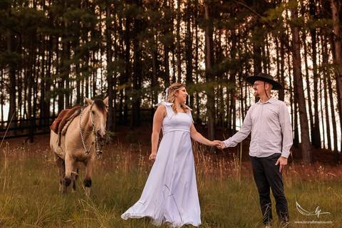 Maquiagem; Making of; Noiva; Noivo; Pré Wedding; Celina Munhoz; Adriana Kruger; Manu Garcia;  São Francisco de Paula; Fotografia de Casal; Fotografia de Casamento; Pré Wedding; São Leopoldo; Porto Alegre; Casamento Cívil; Fotografia Casamento Cívil;'