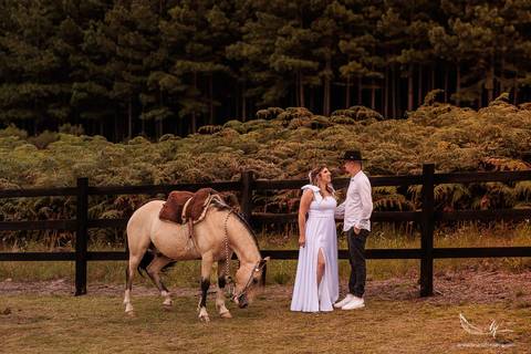 Maquiagem; Making of; Noiva; Noivo; Pré Wedding; Celina Munhoz; Adriana Kruger; Manu Garcia;  São Francisco de Paula; Fotografia de Casal; Fotografia de Casamento; Pré Wedding; São Leopoldo; Porto Alegre; Casamento Cívil; Fotografia Casamento Cívil;'