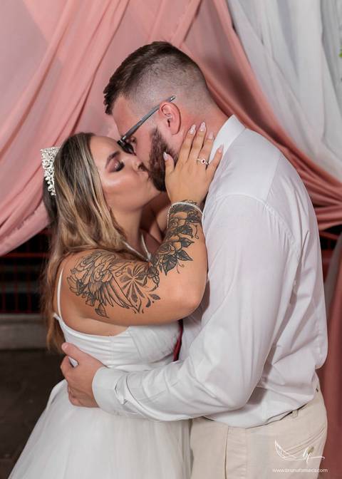 Maquiagem; Making of; Noiva; Noivo; Pré Wedding; Celina Munhoz; Adriana Kruger; Manu Garcia;  São Francisco de Paula; Fotografia de Casal; Fotografia de Casamento; Pré Wedding; São Leopoldo; Porto Alegre; Casamento Cívil; Fotografia Casamento Cívil;'