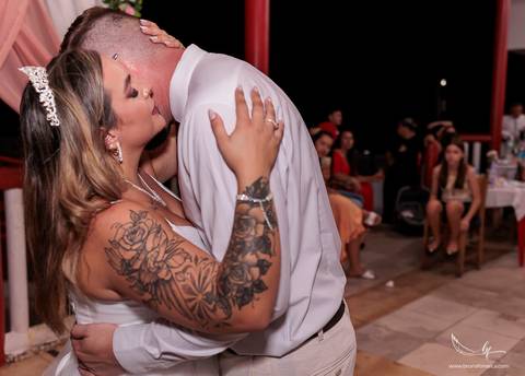 Maquiagem; Making of; Noiva; Noivo; Pré Wedding; Celina Munhoz; Adriana Kruger; Manu Garcia;  São Francisco de Paula; Fotografia de Casal; Fotografia de Casamento; Pré Wedding; São Leopoldo; Porto Alegre; Casamento Cívil; Fotografia Casamento Cívil;'