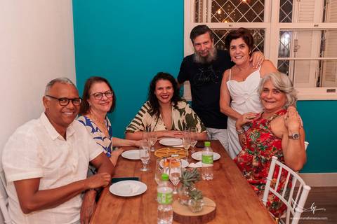 Bodas de Esmeralda, 40 anos de casamento, festa surpresa de bodas, comemoração de 40 anos, casal celebrando bodas, aniversário de casamento, fotógrafo de bodas, renovação de votos, celebração com família, evento emocionante'