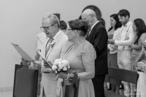 fotografia de bodas de ouro, fotógrafo bodas de ouro, renovação de votos, fotografia de casamento, casamento civil, bodas em Porto Alegre, fotógrafo de casamento, fotografia documental, casamento intimista, Igreja Nossa Senhora do Caravaggio'