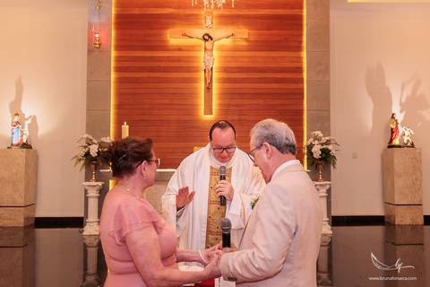 fotografia de bodas de ouro, fotógrafo bodas de ouro, renovação de votos, fotografia de casamento, casamento civil, bodas em Porto Alegre, fotógrafo de casamento, fotografia documental, casamento intimista, Igreja Nossa Senhora do Caravaggio'