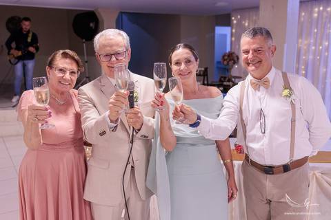 fotografia de bodas de ouro, fotógrafo bodas de ouro, renovação de votos, fotografia de casamento, casamento civil, bodas em Porto Alegre, fotógrafo de casamento, fotografia documental, casamento intimista, Igreja Nossa Senhora do Caravaggio'