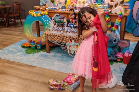 Fotografia de festa infantil Porto Alegre, Kids Choice Porto Alegre, aniversário de 4 anos, fotógrafa de festa infantil, fotografia documental infantil, Bruna Fonseca, aniversário Stitch, fotógrafa Porto Alegre, festa de criança, memória em família.'