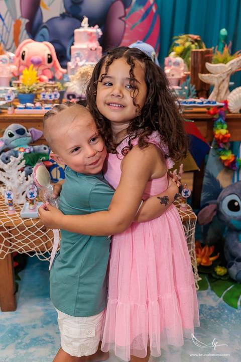Fotografia de festa infantil Porto Alegre, Kids Choice Porto Alegre, aniversário de 4 anos, fotógrafa de festa infantil, fotografia documental infantil, Bruna Fonseca, aniversário Stitch, fotógrafa Porto Alegre, festa de criança, memória em família.'