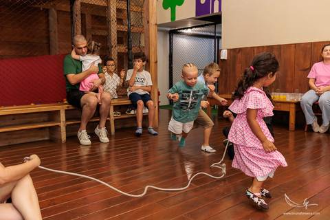 Fotografia de festa infantil Porto Alegre, Kids Choice Porto Alegre, aniversário de 4 anos, fotógrafa de festa infantil, fotografia documental infantil, Bruna Fonseca, aniversário Stitch, fotógrafa Porto Alegre, festa de criança, memória em família.'