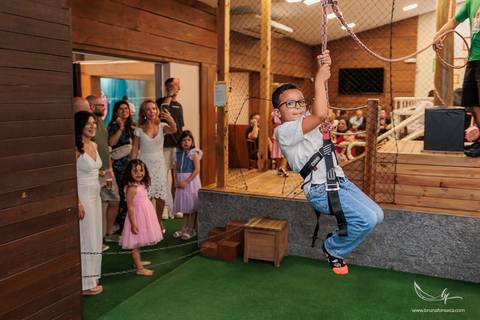 Fotografia de festa infantil Porto Alegre, Kids Choice Porto Alegre, aniversário de 4 anos, fotógrafa de festa infantil, fotografia documental infantil, Bruna Fonseca, aniversário Stitch, fotógrafa Porto Alegre, festa de criança, memória em família.'