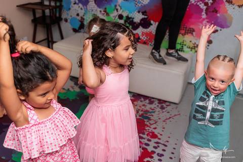 Fotografia de festa infantil Porto Alegre, Kids Choice Porto Alegre, aniversário de 4 anos, fotógrafa de festa infantil, fotografia documental infantil, Bruna Fonseca, aniversário Stitch, fotógrafa Porto Alegre, festa de criança, memória em família.'
