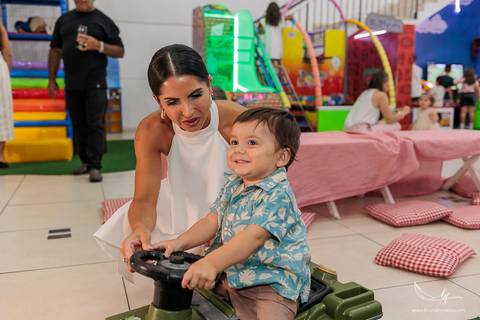 Fotografia de festa infantil São Leopoldo, Happy Fest São Leopoldo, aniversário de 1 ano, fotógrafa documental de família, fotógrafa infantil São Leopoldo, Bruna Fonseca, acompanhamento de famílias, fotografia de aniversário infantil, Vale dos Sinos.'