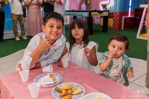 Fotografia de festa infantil São Leopoldo, Happy Fest São Leopoldo, aniversário de 1 ano, fotógrafa documental de família, fotógrafa infantil São Leopoldo, Bruna Fonseca, acompanhamento de famílias, fotografia de aniversário infantil, Vale dos Sinos.'
