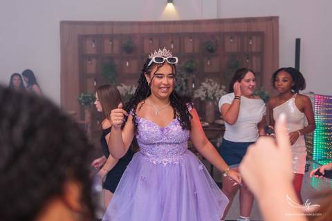 Festa de 15 anos São Leopoldo, fotografia de 15 anos, Fleck Eventos São Leopoldo, fotógrafa de debutante, fotografia documental, Bruna Fonseca, aniversário de 15 anos, fotógrafa São Leopoldo, festa de debutante Vale dos Sinos.'