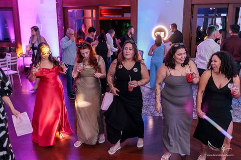 Formatura Odontologia PUCRS, fotografia de formatura Porto Alegre, fotógrafa de formatura PUCRS, formatura Odontologia Porto Alegre, Bruna Fonseca, fotografia documental de formatura, festa de formatura, fotógrafa documental Porto Alegre.'