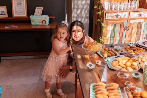 Chá de bebê São Leopoldo, Jardim Secreto Casa de Eventos, fotografia de chá de bebê, fotógrafa gestante São Leopoldo, fotografia documental de família, Bruna Fonseca, espera do bebê, chá revelação e chá de bebê, Vale dos Sinos.'