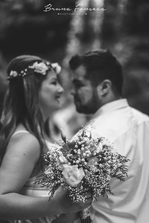 Maquiagem; Making of; Noiva; Noivo; Pré Wedding; Street Wedding; Celina Munhoz; Adriana Kruger; Manu Garcia; Camarim Madri; Cascata do Burgue; Wandering Wedding;'