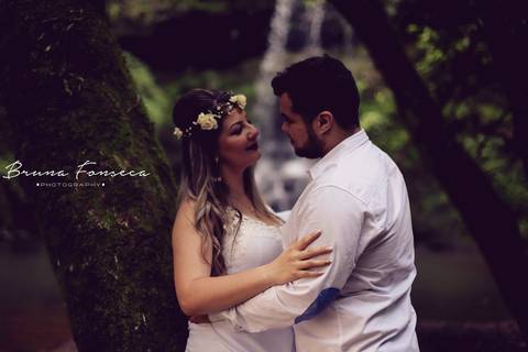 Maquiagem; Making of; Noiva; Noivo; Pré Wedding; Street Wedding; Celina Munhoz; Adriana Kruger; Manu Garcia; Camarim Madri; Cascata do Burgue; Wandering Wedding;'