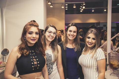 Fotografia de Eventos; Camarim Madri; Adriana Kruger; Manu Garcia; Boh Produções; LX Decor; Inauguração; Castelamare; Jornal VS; Revista News;'