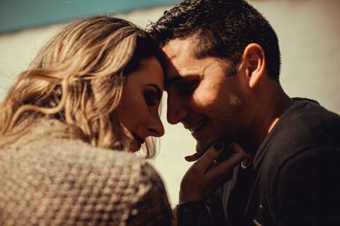Maquiagem; Making of; Noiva; Noivo; Pré Wedding; Street Wedding; Celina Munhoz; Adriana Kruger; Manu Garcia; Camarim Madri; Wandering Wedding; São Francisco de Paula; Fotografia de Casal; Fotografia de Casamento; Pré Wedding; São Leopoldo;'