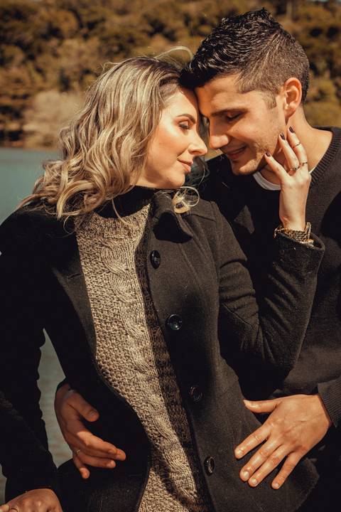 Maquiagem; Making of; Noiva; Noivo; Pré Wedding; Street Wedding; Celina Munhoz; Adriana Kruger; Manu Garcia; Camarim Madri; Wandering Wedding; São Francisco de Paula; Fotografia de Casal; Fotografia de Casamento; Pré Wedding; São Leopoldo;'