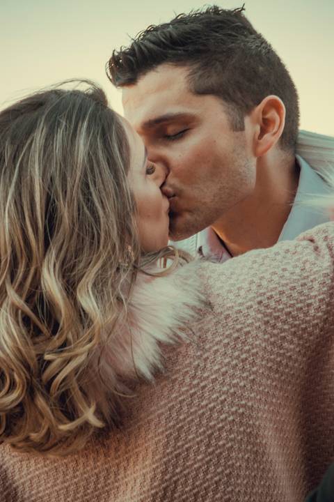 Maquiagem; Making of; Noiva; Noivo; Pré Wedding; Street Wedding; Celina Munhoz; Adriana Kruger; Manu Garcia; Camarim Madri; Wandering Wedding; São Francisco de Paula; Fotografia de Casal; Fotografia de Casamento; Pré Wedding; São Leopoldo;'