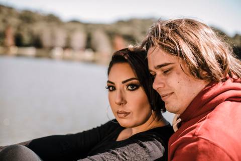 Maquiagem; Making of; Noiva; Noivo; Pré Wedding; Street Wedding; Celina Munhoz; Adriana Kruger; Manu Garcia; Camarim Madri; Wandering Wedding; São Francisco de Paula; Fotografia de Casal; Fotografia de Casamento; Pré Wedding; São Leopoldo;'