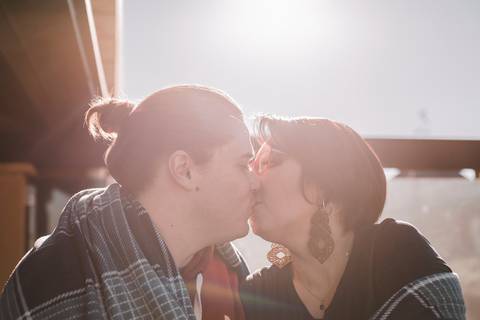 Maquiagem; Making of; Noiva; Noivo; Pré Wedding; Street Wedding; Celina Munhoz; Adriana Kruger; Manu Garcia; Camarim Madri; Wandering Wedding; São Francisco de Paula; Fotografia de Casal; Fotografia de Casamento; Pré Wedding; São Leopoldo;'