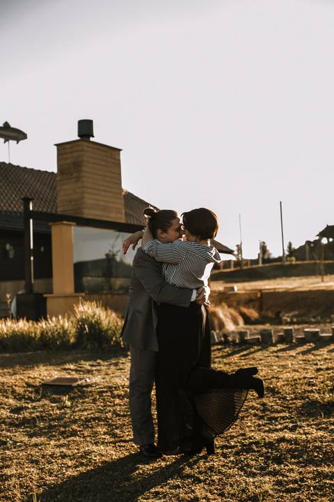 Maquiagem; Making of; Noiva; Noivo; Pré Wedding; Street Wedding; Celina Munhoz; Adriana Kruger; Manu Garcia; Camarim Madri; Wandering Wedding; São Francisco de Paula; Fotografia de Casal; Fotografia de Casamento; Pré Wedding; São Leopoldo;'