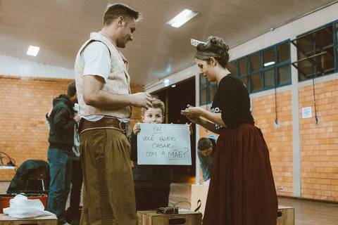 Maquiagem; Making of; Noiva; Noivo; Pré Wedding; Street Wedding; Celina Munhoz; Adriana Kruger; Manu Garcia; Camarim Madri; Wandering Wedding; São Francisco de Paula; Fotografia de Casal; Fotografia de Casamento; Pré Wedding; São Leopoldo; Ivi Marae;'