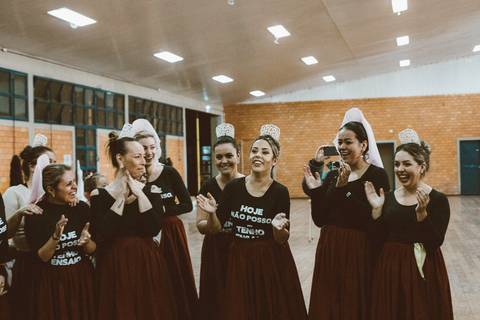 Maquiagem; Making of; Noiva; Noivo; Pré Wedding; Street Wedding; Celina Munhoz; Adriana Kruger; Manu Garcia; Camarim Madri; Wandering Wedding; São Francisco de Paula; Fotografia de Casal; Fotografia de Casamento; Pré Wedding; São Leopoldo; Ivi Marae;'