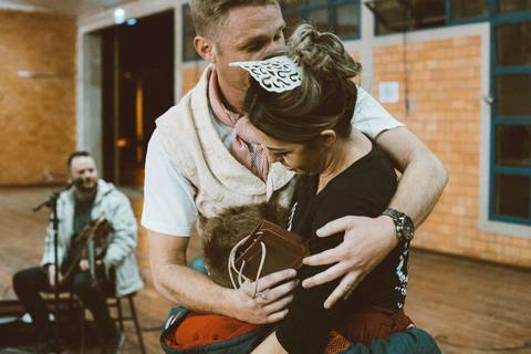 Maquiagem; Making of; Noiva; Noivo; Pré Wedding; Street Wedding; Celina Munhoz; Adriana Kruger; Manu Garcia; Camarim Madri; Wandering Wedding; São Francisco de Paula; Fotografia de Casal; Fotografia de Casamento; Pré Wedding; São Leopoldo; Ivi Marae;'