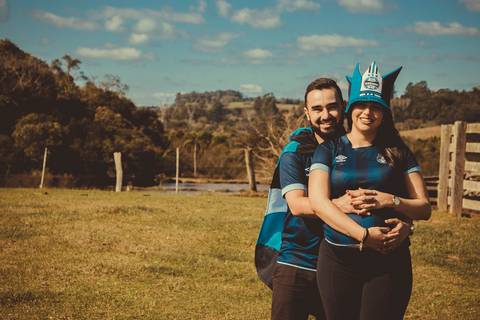 Ensaio Gestante; Mãe de Menina; Fotografia gestante; Fotografia gestante São Leopoldo; Fotografia gestante; Fotografia de família; São Leopoldo; Fotografia com animais; Ensaio de família; Gravidez; Grêmio;'