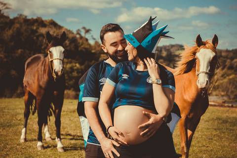 Ensaio Gestante; Mãe de Menina; Fotografia gestante; Fotografia gestante São Leopoldo; Fotografia gestante; Fotografia de família; São Leopoldo; Fotografia com animais; Ensaio de família; Gravidez; Grêmio;'