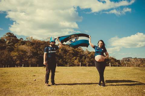 Ensaio Gestante; Mãe de Menina; Fotografia gestante; Fotografia gestante São Leopoldo; Fotografia gestante; Fotografia de família; São Leopoldo; Fotografia com animais; Ensaio de família; Gravidez; Grêmio;'