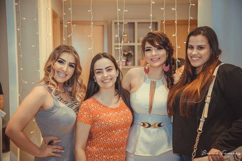 Fotografia de Eventos; Camarim Madri; Adriana Kruger; Manu Garcia; Boh Produções; LX Decor; Inauguração; Castelamare; Jornal VS; Revista News; Diana Hass; Meraki; São Leopoldo; Maquiadoras São Leopoldo; Bruna Fonseca Photography; Bruna Fonseca;'
