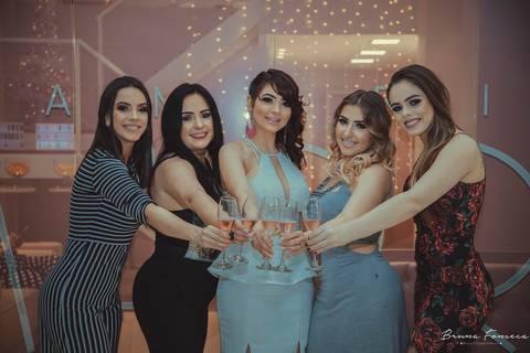 Fotografia de Eventos; Camarim Madri; Adriana Kruger; Manu Garcia; Boh Produções; LX Decor; Inauguração; Castelamare; Jornal VS; Revista News; Diana Hass; Meraki; São Leopoldo; Maquiadoras São Leopoldo; Bruna Fonseca Photography; Bruna Fonseca;'