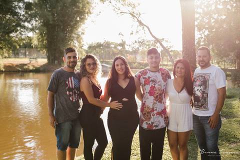 Ensaio Gestante; Mãe de Menino; Fotografia gestante; Fotografia gestante São Leopoldo; Fotografia gestante; Fotografia de família; São Leopoldo; Fotografia com animais; Ensaio de família; Gravidez; Inter;'