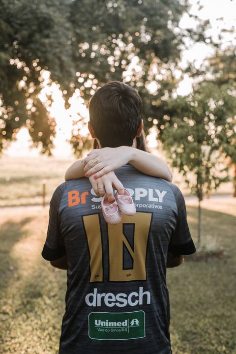 Ensaio Gestante; Mãe de Menino; Fotografia gestante; Fotografia gestante São Leopoldo; Fotografia gestante; Fotografia de família; São Leopoldo; Fotografia com animais; Ensaio de família; Gravidez; Inter; Grêmio;'