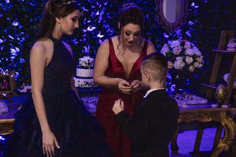 Ensaio feminino; Fotografia feminina; Recanto Bueno; Celina Munhoz; Novo Hamburgo; Fotografia Lifestyle; Nova Petropolis; Ensaio Teen; Ensaio 15th; 15 anos; Fotografo de 15 Anos; Debutante; Camarim Madri; Adriana Krieger; Manu Garcia;'