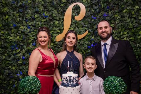 Ensaio feminino; Fotografia feminina; Recanto Bueno; Celina Munhoz; Novo Hamburgo; Fotografia Lifestyle; Nova Petropolis; Ensaio Teen; Ensaio 15th; 15 anos; Fotografo de 15 Anos; Debutante; Camarim Madri; Adriana Krieger; Manu Garcia;'