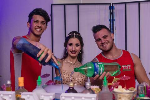 Ensaio feminino; Fotografia feminina; Recanto Bueno; Celina Munhoz; Novo Hamburgo; Fotografia Lifestyle; Nova Petropolis; Ensaio Teen; Ensaio 15th; 15 anos; Fotografo de 15 Anos; Debutante; Camarim Madri; Adriana Krieger; Manu Garcia;'