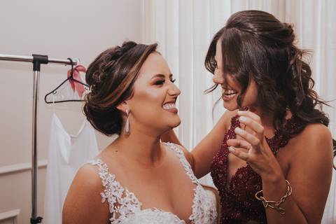 Maquiagem; Making of; Noiva; Noivo; Pré Wedding; Street Wedding; Celina Munhoz; Adriana Kruger; Manu Garcia; Camarim Madri; Wandering Wedding; São Francisco de Paula; Fotografia de Casal; Fotografia de Casamento; Pré Wedding; São Leopoldo; Ruinas Cassino;'