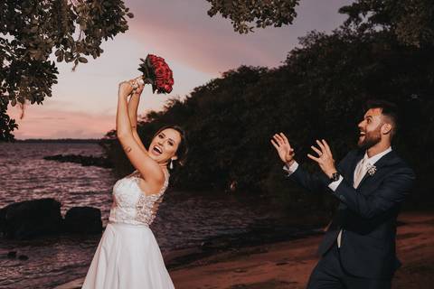 Maquiagem; Making of; Noiva; Noivo; Pré Wedding; Street Wedding; Celina Munhoz; Adriana Kruger; Manu Garcia; Camarim Madri; Wandering Wedding; São Francisco de Paula; Fotografia de Casal; Fotografia de Casamento; Pré Wedding; São Leopoldo; Ruinas Cassino;'