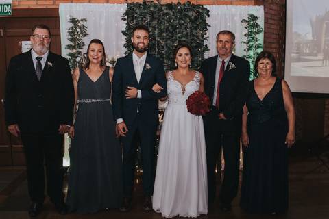 Maquiagem; Making of; Noiva; Noivo; Pré Wedding; Street Wedding; Celina Munhoz; Adriana Kruger; Manu Garcia; Camarim Madri; Wandering Wedding; São Francisco de Paula; Fotografia de Casal; Fotografia de Casamento; Pré Wedding; São Leopoldo; Ruinas Cassino;'