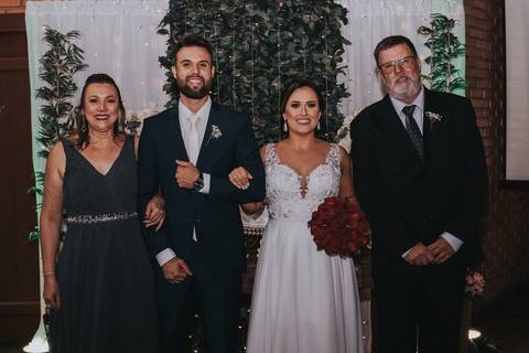 Maquiagem; Making of; Noiva; Noivo; Pré Wedding; Street Wedding; Celina Munhoz; Adriana Kruger; Manu Garcia; Camarim Madri; Wandering Wedding; São Francisco de Paula; Fotografia de Casal; Fotografia de Casamento; Pré Wedding; São Leopoldo; Ruinas Cassino;'